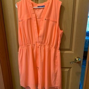 Peach sleeveless dress with belt